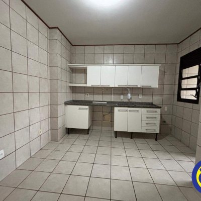 Apartamento com 109m², 3 quartos (sendo 1 suíte), 1 garagem, no bairro Centro em Florianópolis
