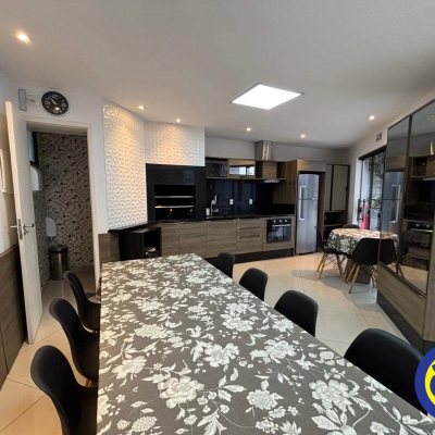Apartamento com 109m², 3 quartos (sendo 1 suíte), 1 garagem, no bairro Centro em Florianópolis