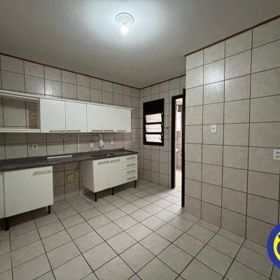 Apartamento com 109m², 3 quartos (sendo 1 suíte), 1 garagem, no bairro Centro em Florianópolis