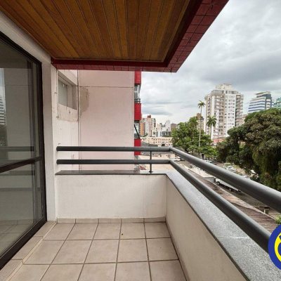 Apartamento com 109m², 3 quartos (sendo 1 suíte), 1 garagem, no bairro Centro em Florianópolis