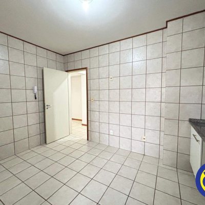 Apartamento com 109m², 3 quartos (sendo 1 suíte), 1 garagem, no bairro Centro em Florianópolis