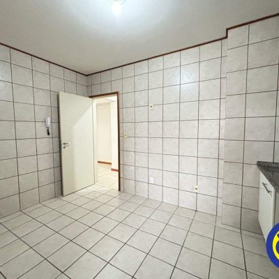 Apartamento com 109m², 3 quartos (sendo 1 suíte), 1 garagem, no bairro Centro em Florianópolis