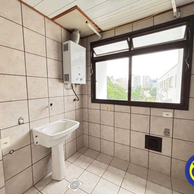 Apartamento com 109m², 3 quartos (sendo 1 suíte), 1 garagem, no bairro Centro em Florianópolis
