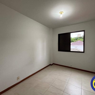 Apartamento com 109m², 3 quartos (sendo 1 suíte), 1 garagem, no bairro Centro em Florianópolis