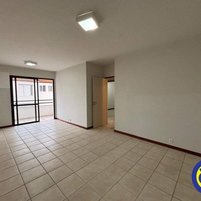 Apartamento com 109m², 3 quartos (sendo 1 suíte), 1 garagem, no bairro Centro em Florianópolis