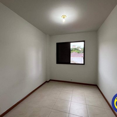 Apartamento com 109m², 3 quartos (sendo 1 suíte), 1 garagem, no bairro Centro em Florianópolis