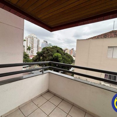 Apartamento com 109m², 3 quartos (sendo 1 suíte), 1 garagem, no bairro Centro em Florianópolis