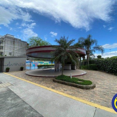 Apartamento com 100m², 2 quartos (sendo 1 suíte), 1 garagem, no bairro Trindade em Florianópolis