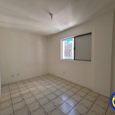 Apartamento com 90m², 2 quartos, 1 garagem, no bairro Centro em Florianópolis