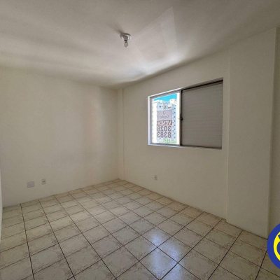Apartamento com 90m², 2 quartos, 1 garagem, no bairro Centro em Florianópolis
