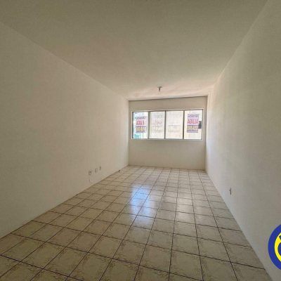 Apartamento com 90m², 2 quartos, 1 garagem, no bairro Centro em Florianópolis