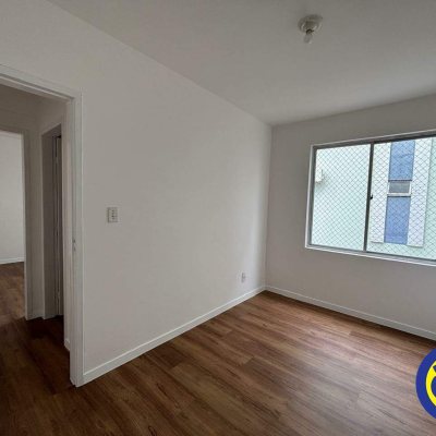 Apartamento com 60m², 2 quartos, 1 garagem, no bairro Universidade em Florianópolis