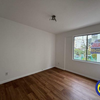 Apartamento com 60m², 2 quartos, 1 garagem, no bairro Universidade em Florianópolis