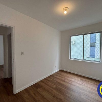 Apartamento com 60m², 2 quartos, 1 garagem, no bairro Universidade em Florianópolis