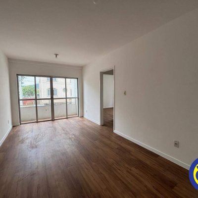 Apartamento com 60m², 2 quartos, 1 garagem, no bairro Universidade em Florianópolis