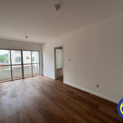 Apartamento com 60m², 2 quartos, 1 garagem, no bairro Universidade em Florianópolis