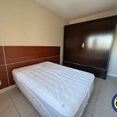Apartamento com 84m², 2 quartos (sendo 1 suíte), 2 garagens, no bairro Centro em Florianópolis