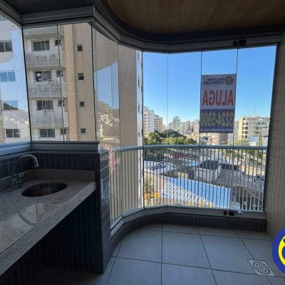 Apartamento com 84m², 2 quartos (sendo 1 suíte), 2 garagens, no bairro Centro em Florianópolis