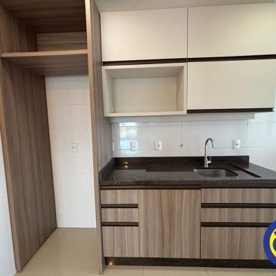 Apartamento com 86m², 3 quartos (sendo 1 suíte), 2 garagens, no bairro Barreiros em São José
