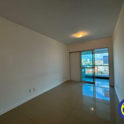 Apartamento com 86m², 3 quartos (sendo 1 suíte), 2 garagens, no bairro Barreiros em São José