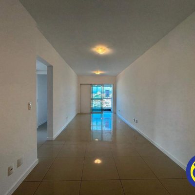 Apartamento com 86m², 3 quartos (sendo 1 suíte), 2 garagens, no bairro Barreiros em São José