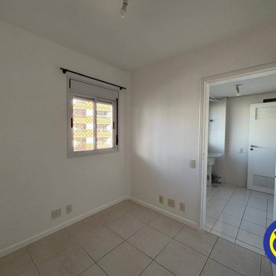 Apartamento com 117m², 3 quartos, 1 suíte, 1 garagem, no bairro Parque São Jorge em Florianópolis