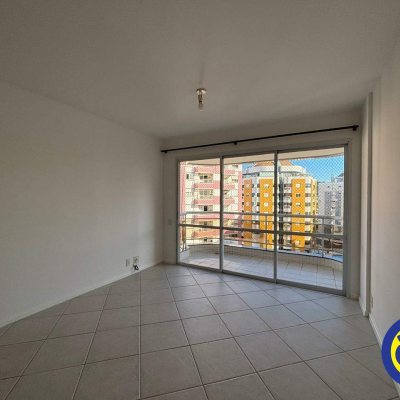 Apartamento com 117m², 3 quartos, 1 suíte, 1 garagem, no bairro Parque São Jorge em Florianópolis