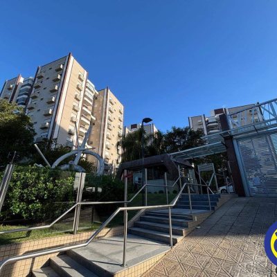 Apartamento com 117m², 3 quartos, 1 suíte, 1 garagem, no bairro Parque São Jorge em Florianópolis