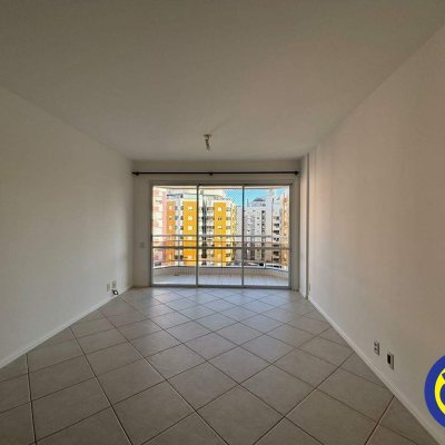 Apartamento com 117m², 3 quartos (sendo 1 suíte), 1 garagem, no bairro Parque São Jorge em Florianópolis