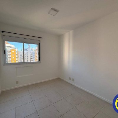 Apartamento com 117m², 3 quartos (sendo 1 suíte), 1 garagem, no bairro Parque São Jorge em Florianópolis