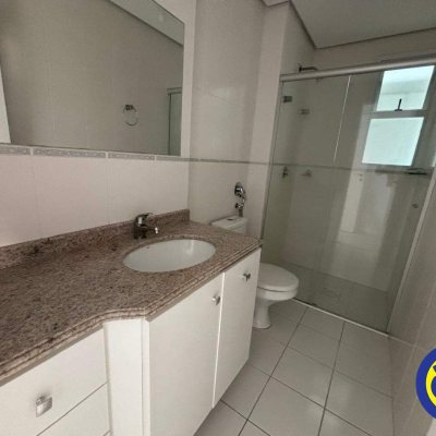 Apartamento com 117m², 3 quartos (sendo 1 suíte), 1 garagem, no bairro Parque São Jorge em Florianópolis