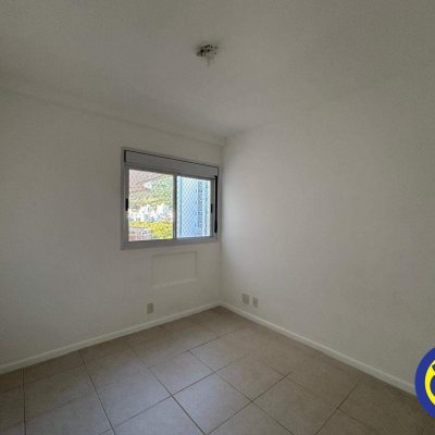 Apartamento com 117m², 3 quartos (sendo 1 suíte), 1 garagem, no bairro Parque São Jorge em Florianópolis