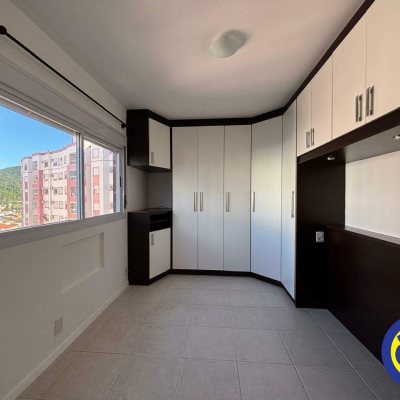 Apartamento com 117m², 3 quartos, 1 suíte, 1 garagem, no bairro Parque São Jorge em Florianópolis