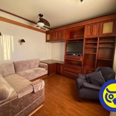 Apartamento com 283m², 3 quartos (sendo 2 suítes), 2 garagens, no bairro Beira Mar em Florianópolis
