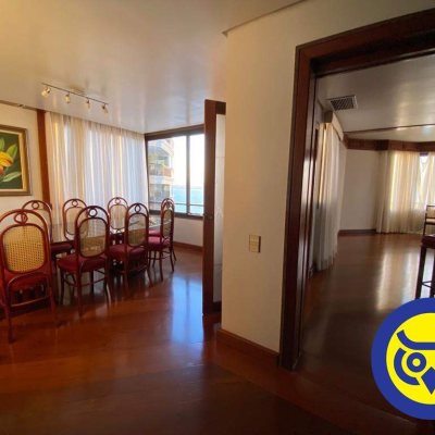 Apartamento com 283m², 3 quartos (sendo 2 suítes), 2 garagens, no bairro Beira Mar em Florianópolis