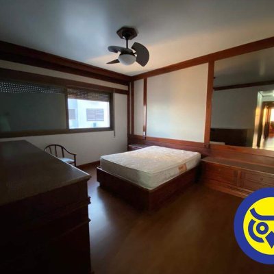 Apartamento com 283m², 3 quartos (sendo 2 suítes), 2 garagens, no bairro Beira Mar em Florianópolis