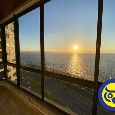 Apartamento com 283m², 3 quartos (sendo 2 suítes), 2 garagens, no bairro Beira Mar em Florianópolis