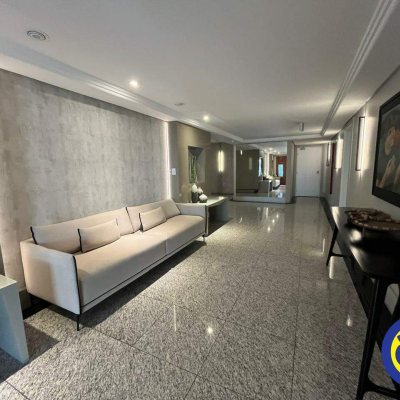 Apartamento com 125m², 3 quartos (sendo 3 suítes), 3 garagens, no bairro Centro em Florianópolis