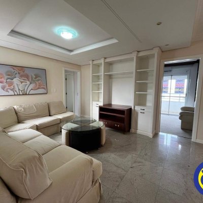 Apartamento com 125m², 3 quartos (sendo 3 suítes), 3 garagens, no bairro Centro em Florianópolis