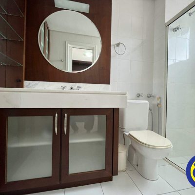 Apartamento com 125m², 3 quartos (sendo 3 suítes), 3 garagens, no bairro Centro em Florianópolis