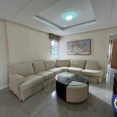 Apartamento com 125m², 3 quartos (sendo 3 suítes), 3 garagens, no bairro Centro em Florianópolis