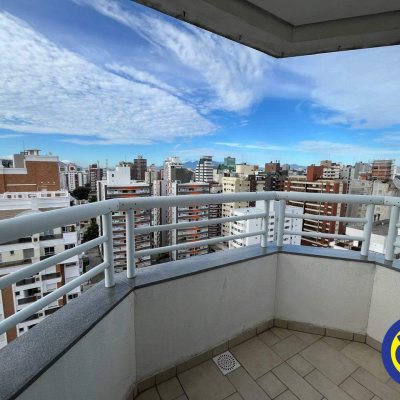 Apartamento com 125m², 3 quartos (sendo 3 suítes), 3 garagens, no bairro Centro em Florianópolis