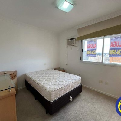 Apartamento com 125m², 3 quartos (sendo 3 suítes), 3 garagens, no bairro Centro em Florianópolis