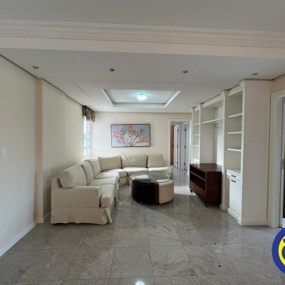 Apartamento com 125m², 3 quartos (sendo 3 suítes), 3 garagens, no bairro Centro em Florianópolis