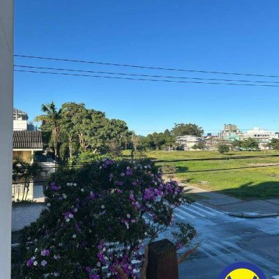 Apartamento com 66m², 2 quartos (sendo 1 suíte), no bairro Canasvieiras em Florianópolis