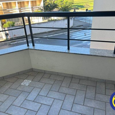 Apartamento com 66m², 2 quartos (sendo 1 suíte), no bairro Canasvieiras em Florianópolis