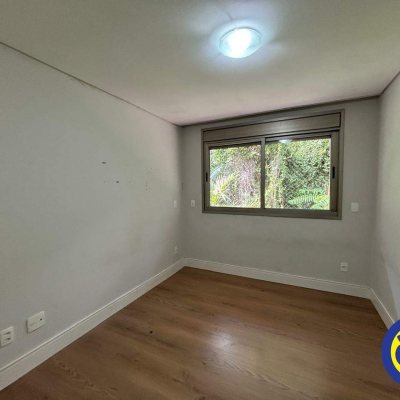Apartamento com 76m², 2 quartos, 2 suítes, 2 garagens, no bairro João Paulo em Florianópolis