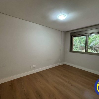 Apartamento com 76m², 2 quartos, 2 suítes, 2 garagens, no bairro João Paulo em Florianópolis