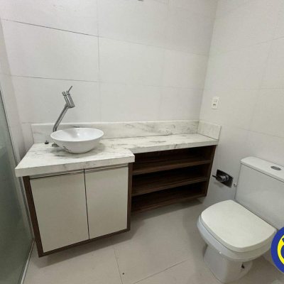 Apartamento com 76m², 2 quartos, 2 suítes, 2 garagens, no bairro João Paulo em Florianópolis