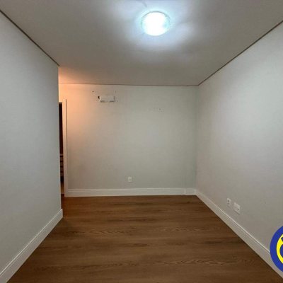 Apartamento com 76m², 2 quartos, 2 suítes, 2 garagens, no bairro João Paulo em Florianópolis
